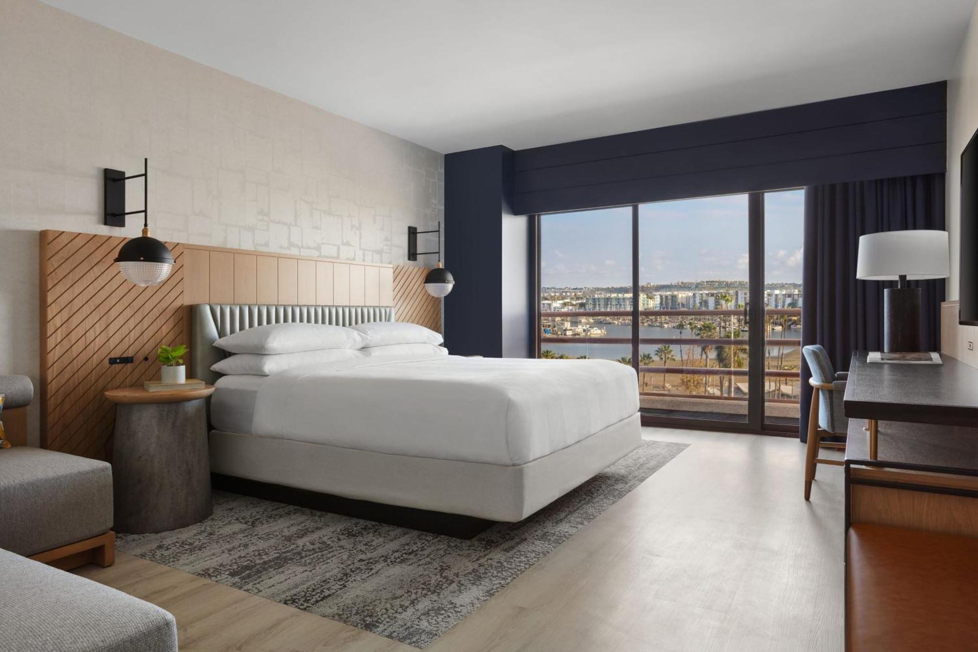 King Room Marina View,1656185815:JPEG